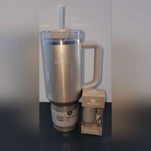 Stanley E.L.F. Special Edition 40oz Tumbler With Macthing Tumbler Key Chain.